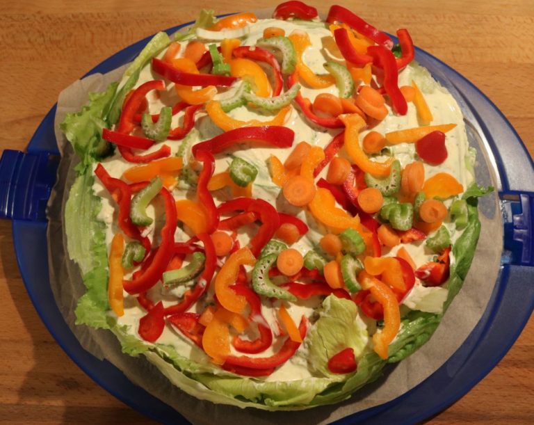 Eine Leckere Low Carb Salat Torte Als Perfekte Beilage Zum Grillen Ein